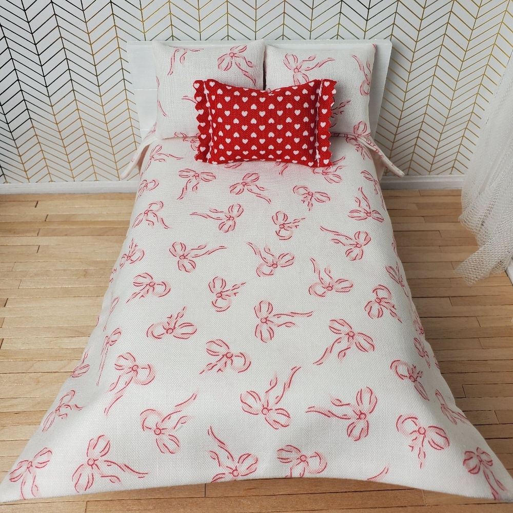 Miniature Dollhouse Bow Bedding Set 1:12 Scale Red White
